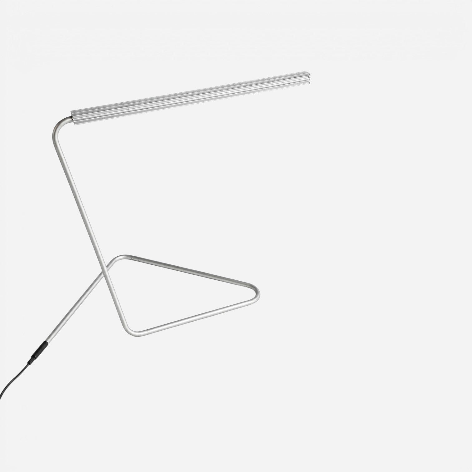 Minimalist Metal LED Masa Lambası