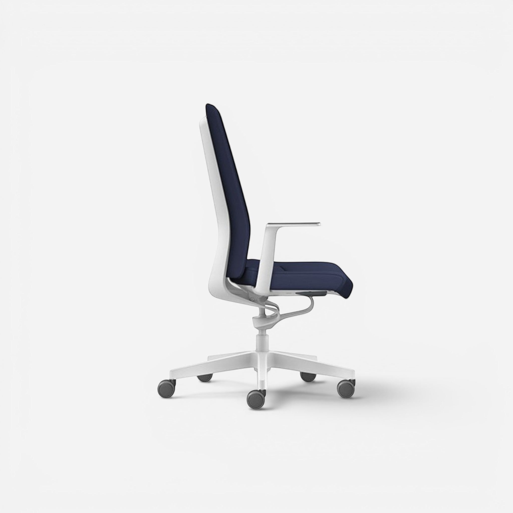 Addo Shop Pure office chair with navy blue upholstery and white frame, featuring 4D armrests and a synchronized mechanism.