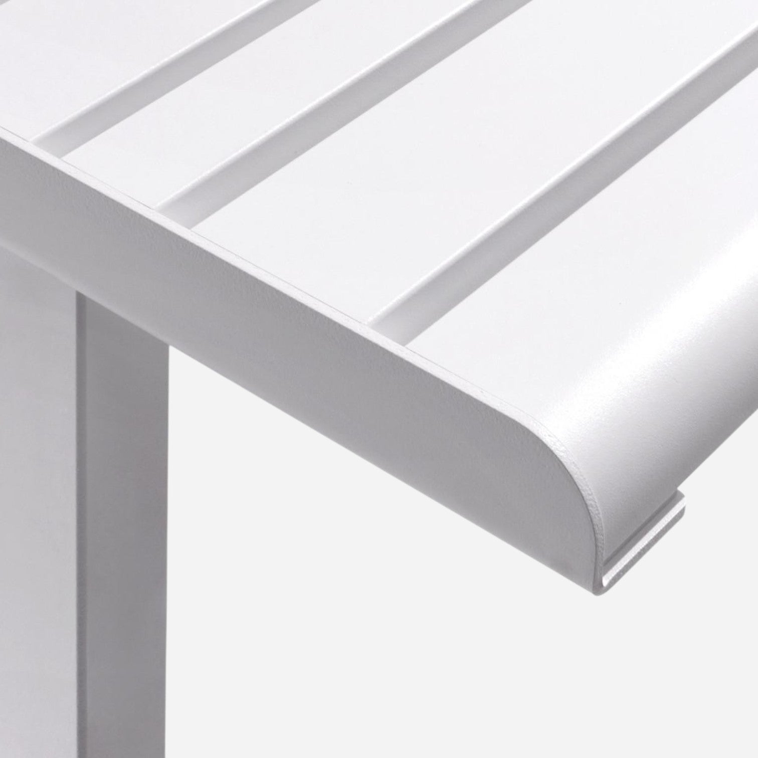 Addo Shop Ventiquattrore.h24 table featuring a white slatted metal tabletop with a clean, modern design.
