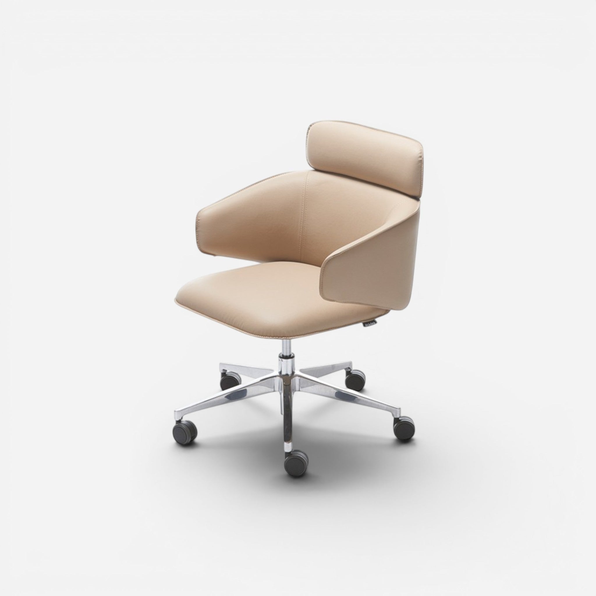 Addo Shop Wing High office chair in beige faux leather with aluminum base and adjustable height.