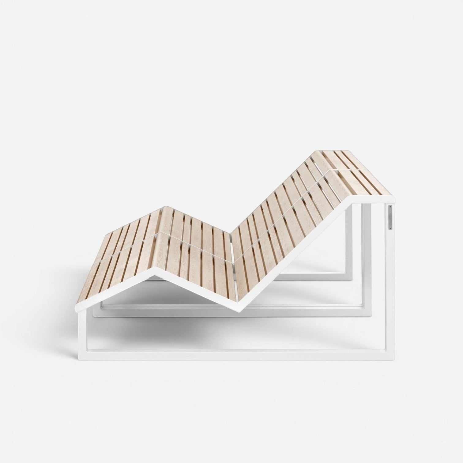Addo Shop h24 chaise longue with white steel frame and light wood slats, modern outdoor furniture design.