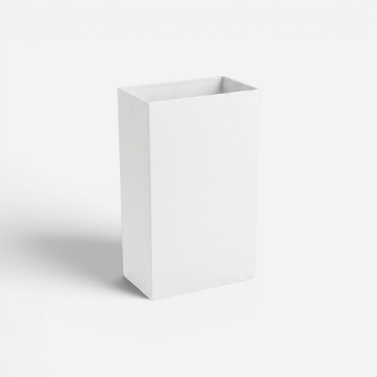 Caimi Design Collection şemsiyelik 35L, mat beyaz renkte sade dikdörtgen metal şemsiyelik, beyaz fonda
