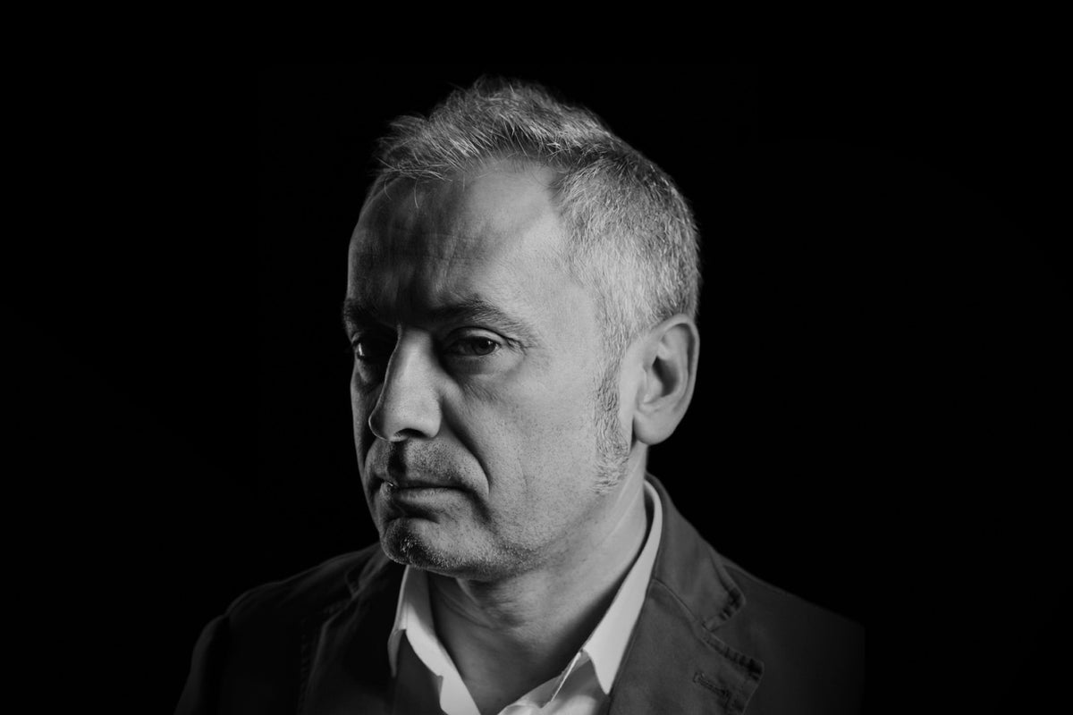 Sezgin Aksu portresi
